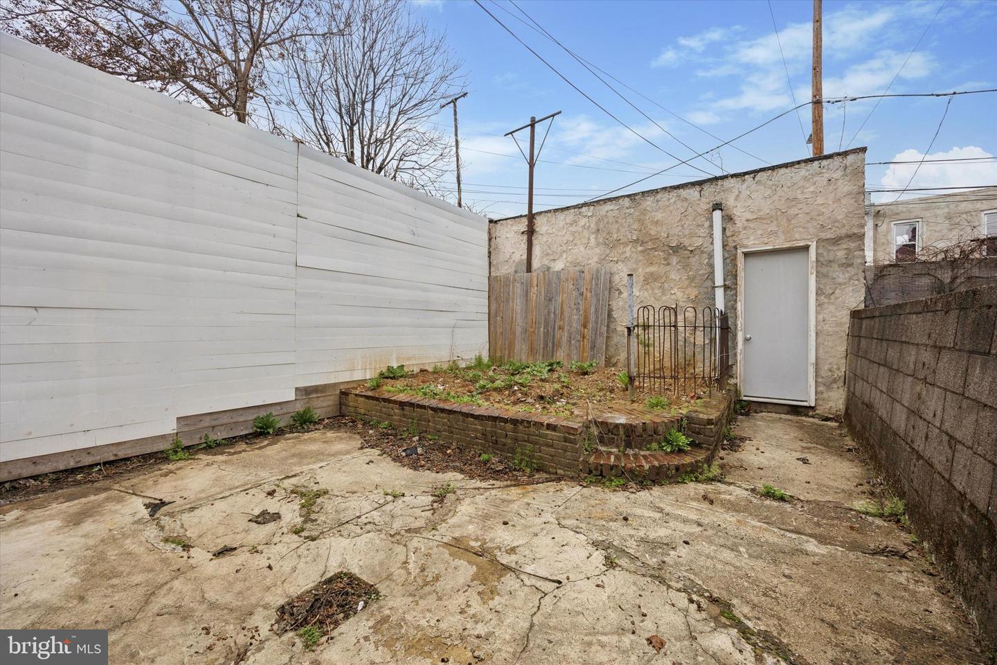 6411 Vine St Property Photo 33