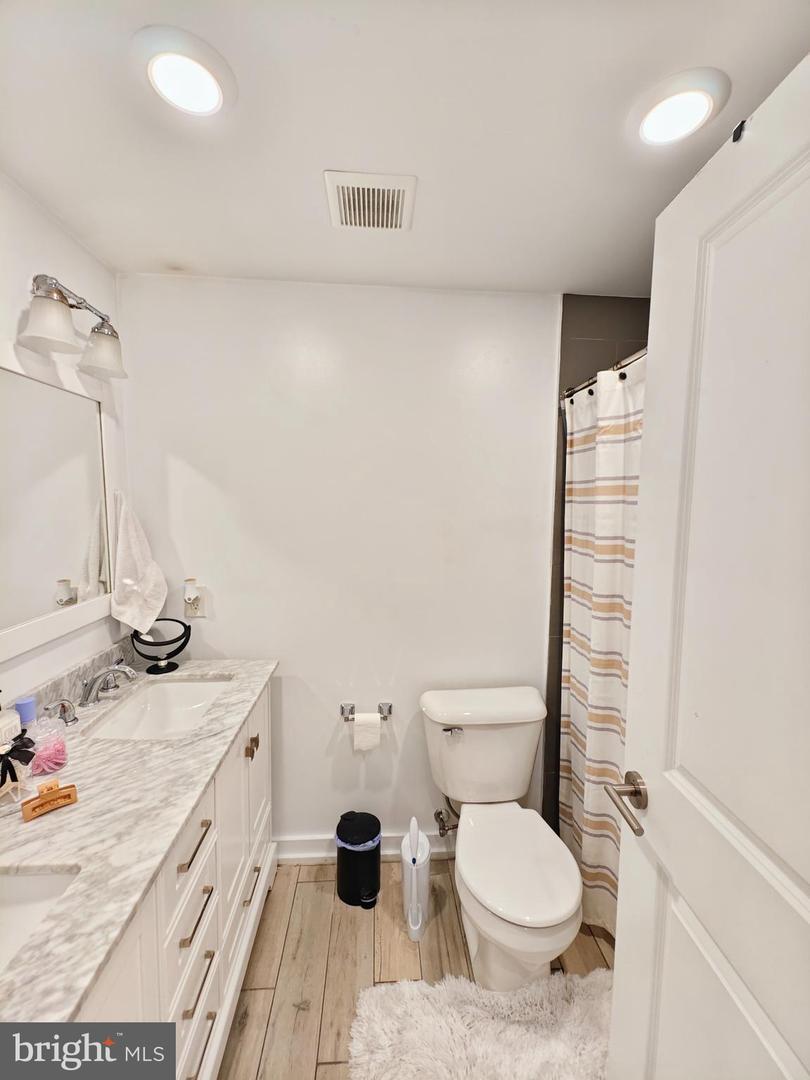 1433 Ogden St Property Photo 14