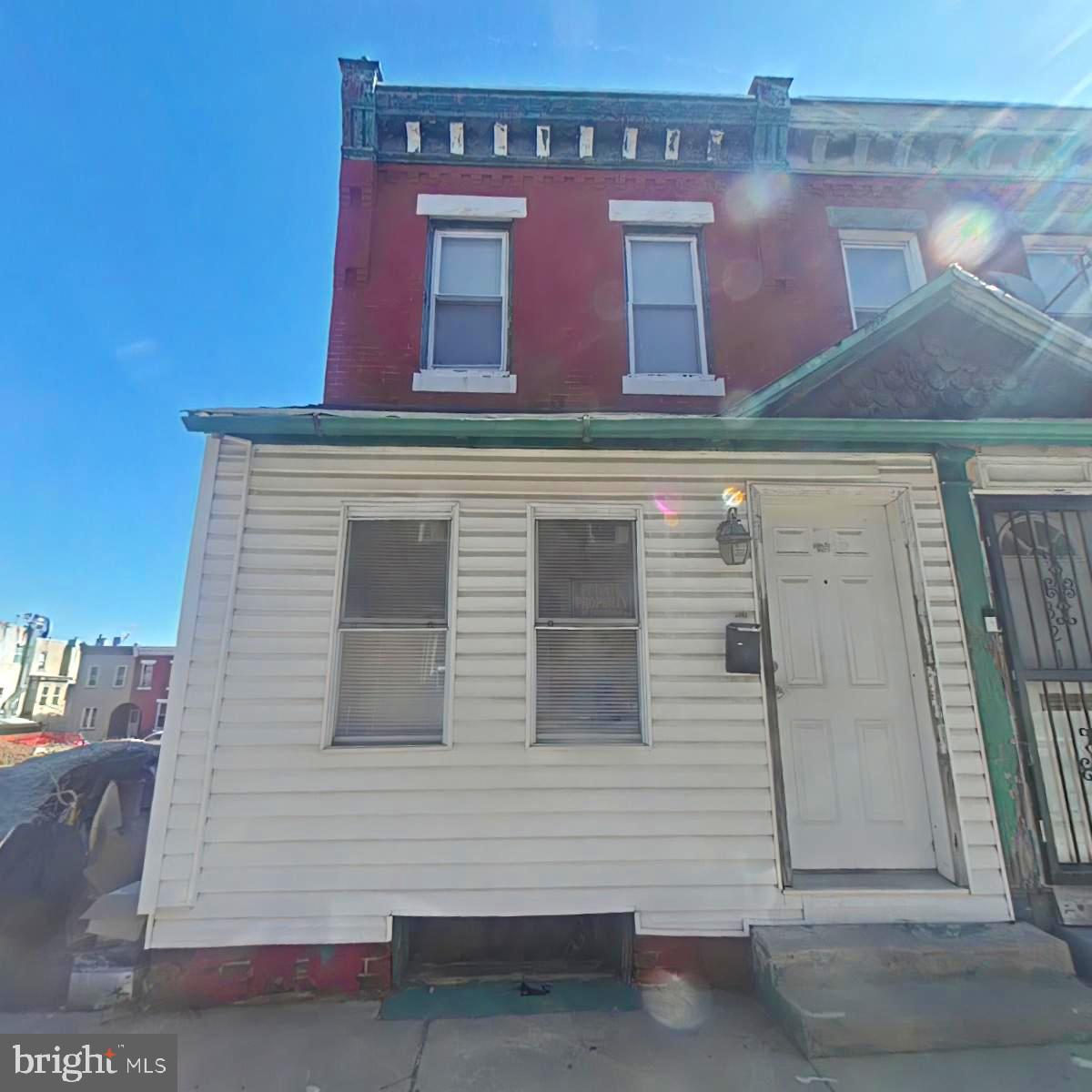 1319 S May St Property Photo 1