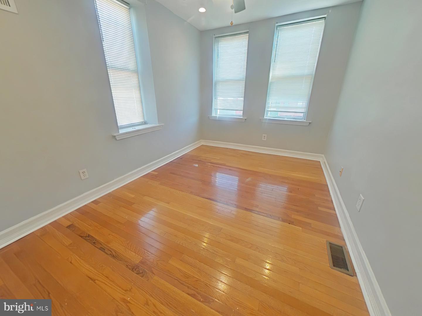 1319 S May St Property Photo 19