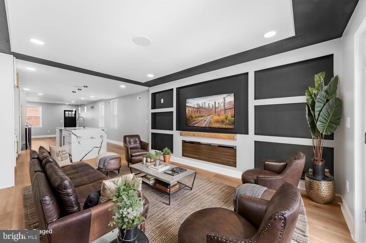 4575 Worth St Property Photo 16