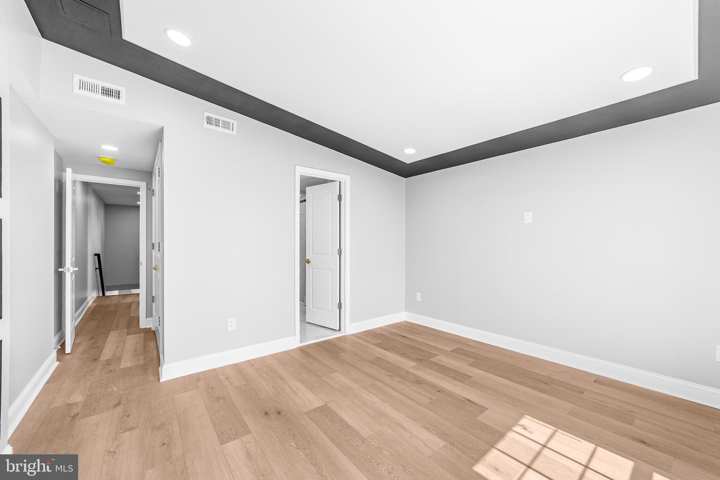 4575 Worth St Property Photo 23