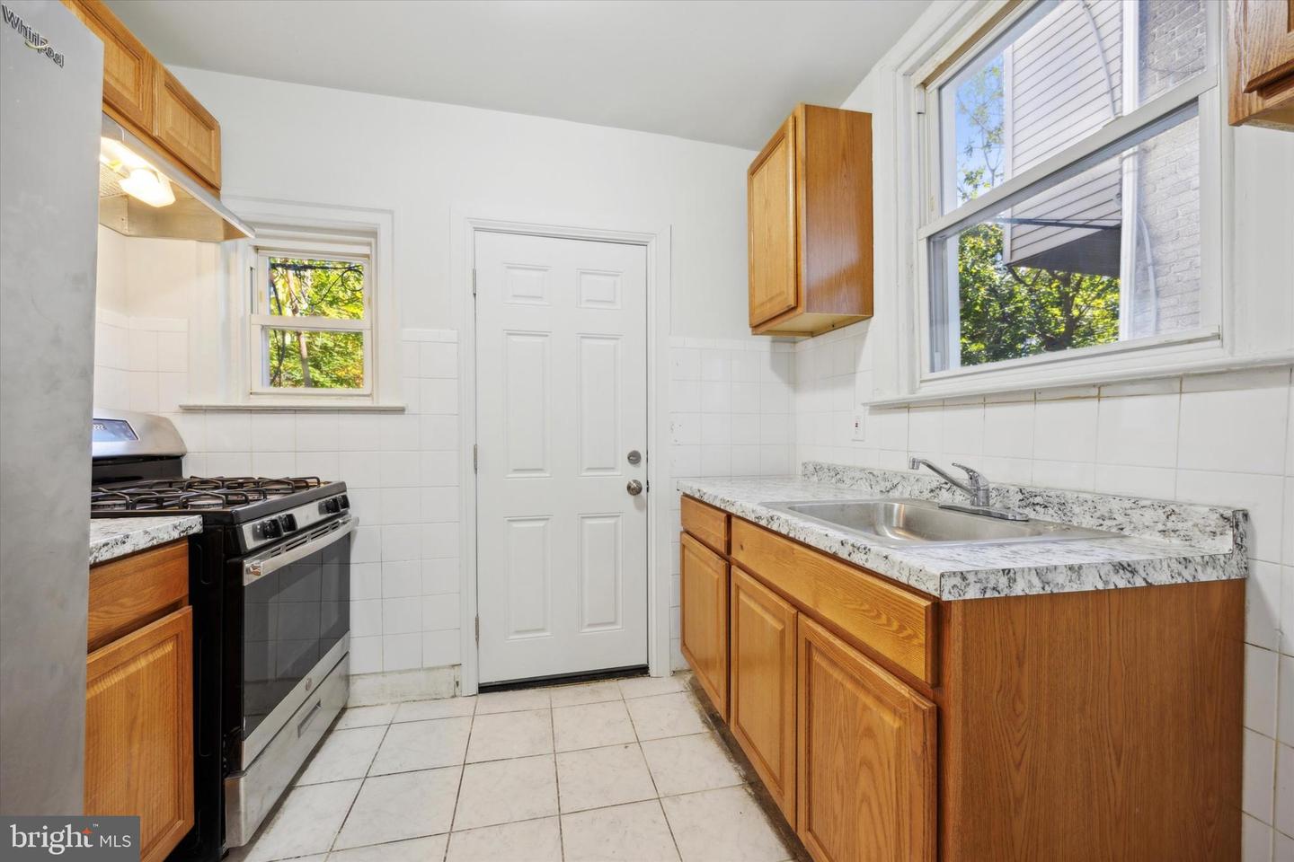 2039 S AIKENS ST Property Photo 1
