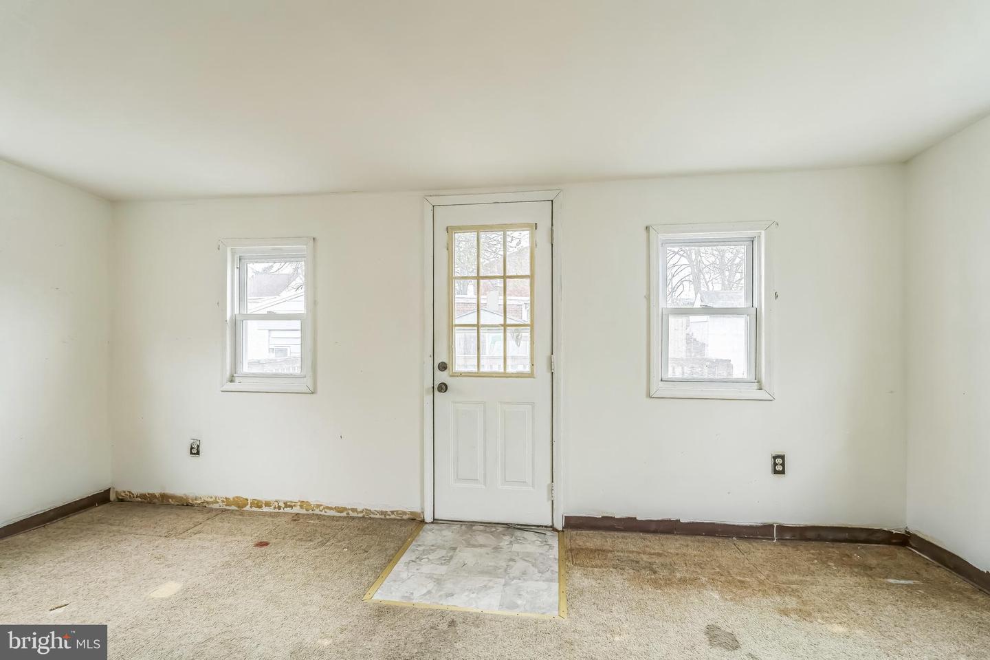 8019 Cottage St Property Photo 11