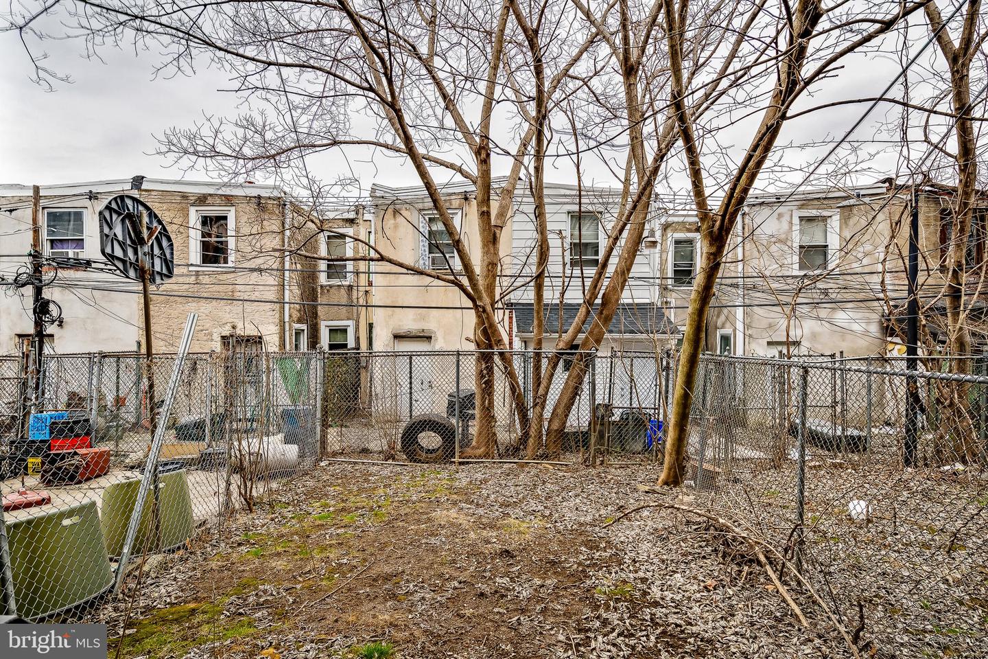 4029 Brown St Property Photo 3