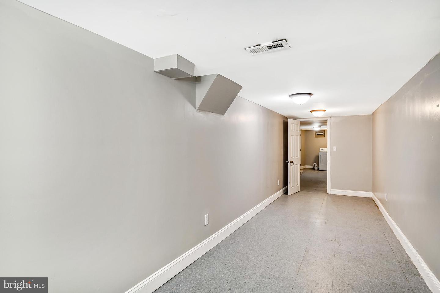 4029 Brown St Property Photo 5