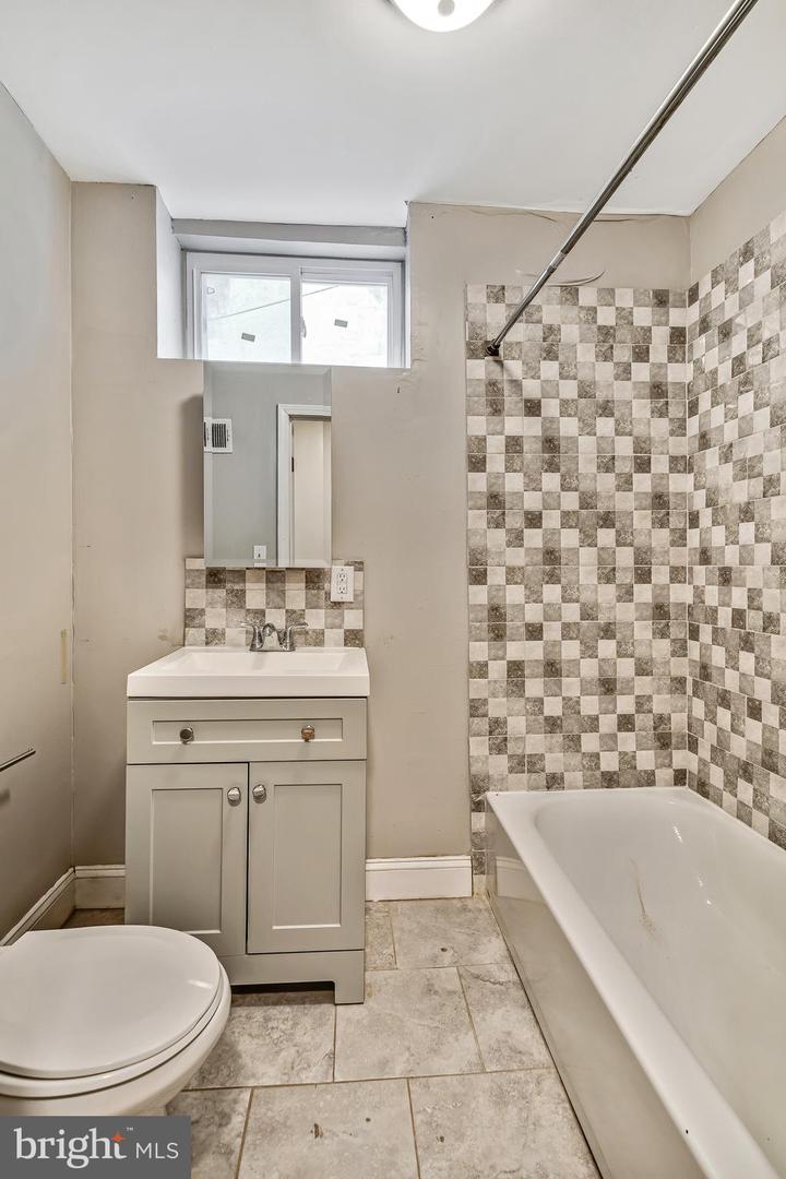 4029 Brown St Property Photo 25