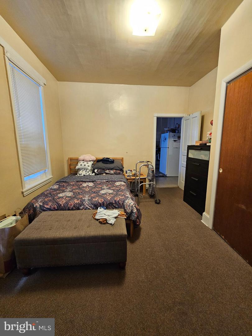 5515 N Fairhill St Property Photo 2