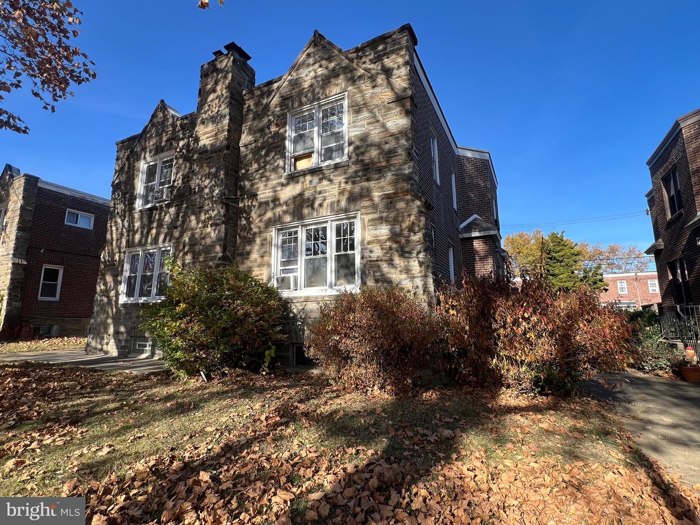 3031 COTTMAN AVE Property Photo 1