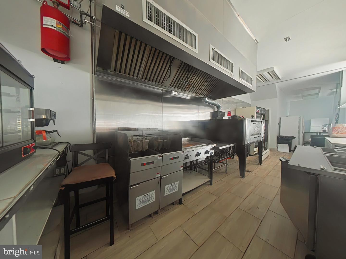 2215 W Lehigh Ave Property Photo 6