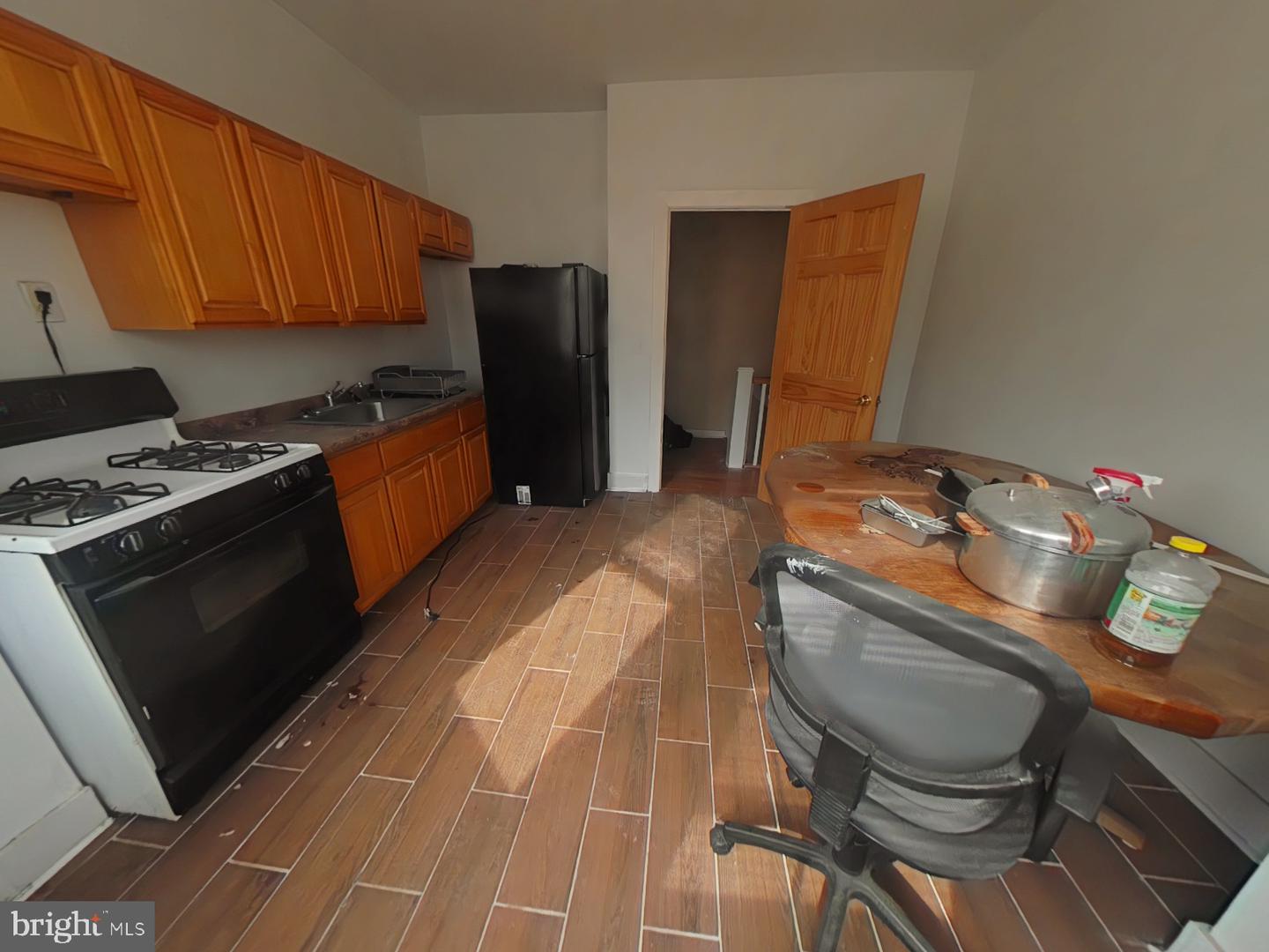 2215 W Lehigh Ave Property Photo 12