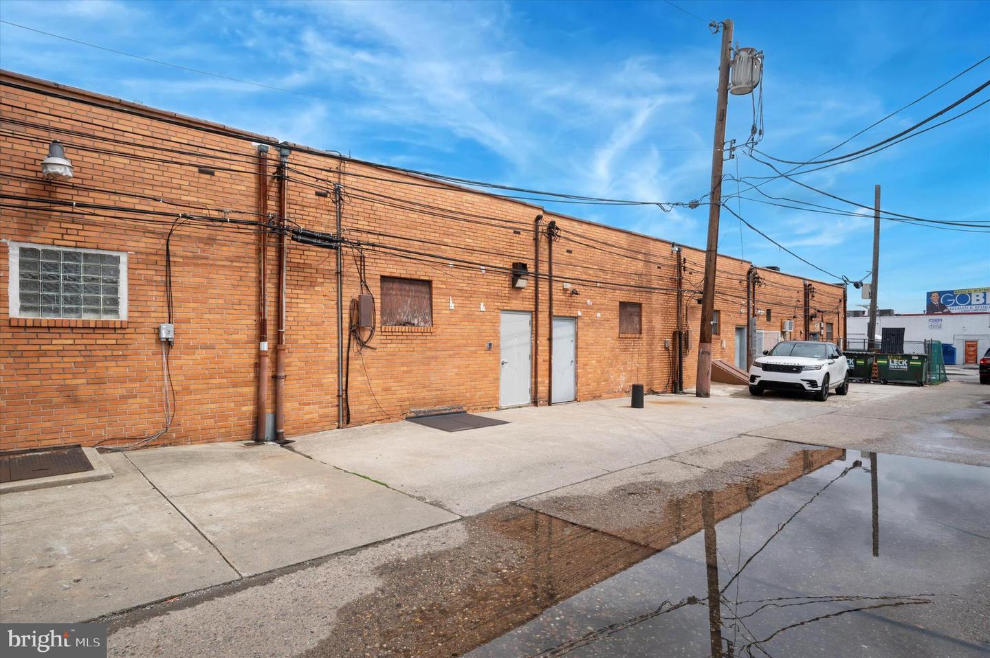 2024 Cottman Ave Property Photo 3