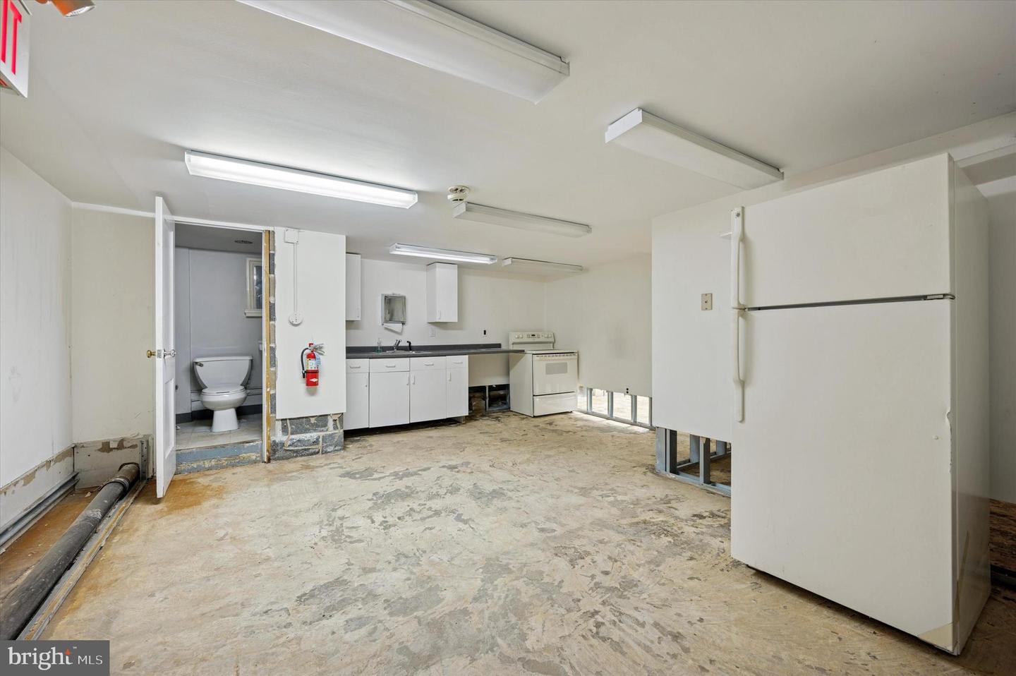 2024 Cottman Ave Property Photo 24