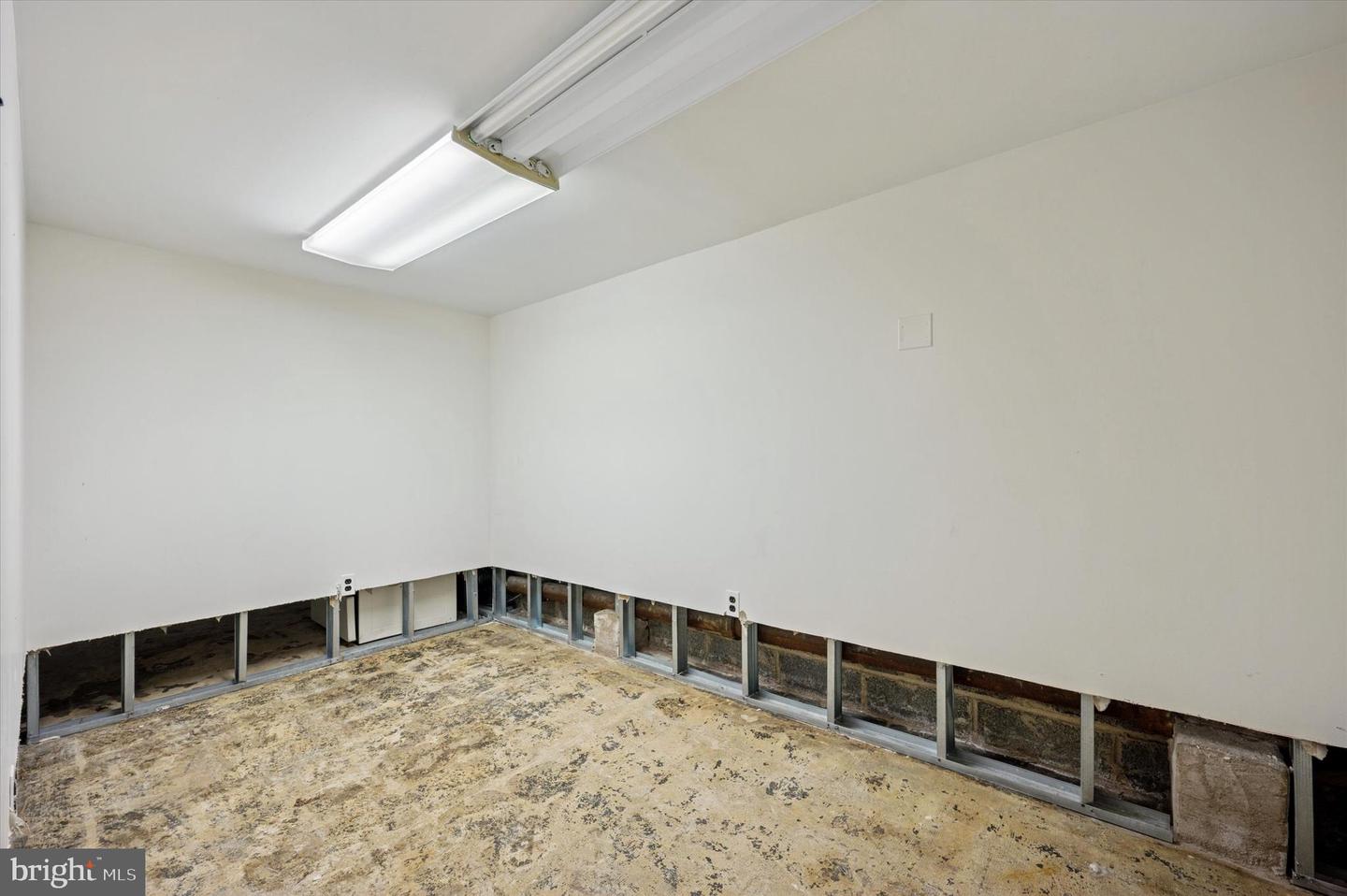 2024 Cottman Ave Property Photo 25