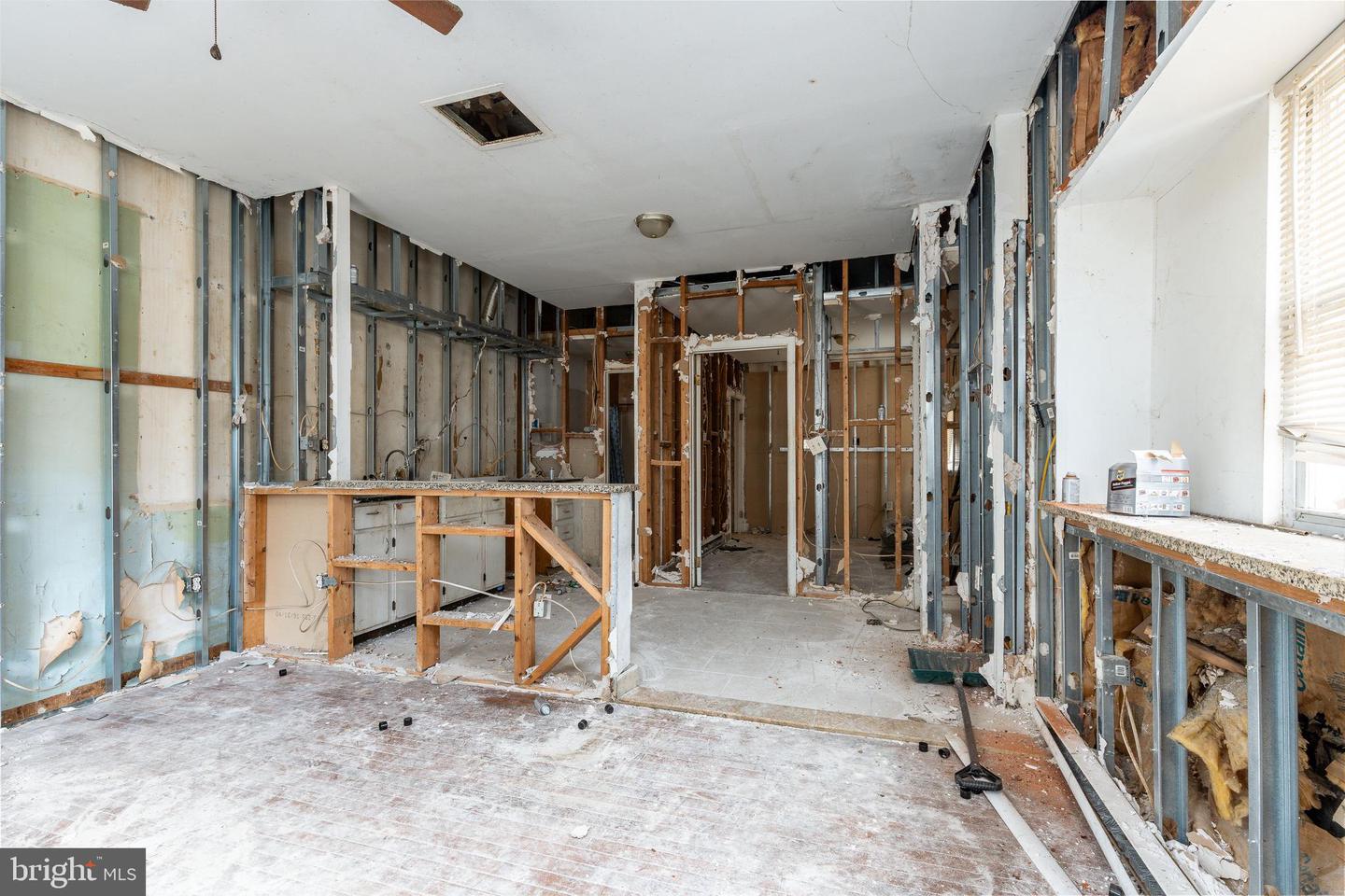 1600 S Marston St Property Photo 5