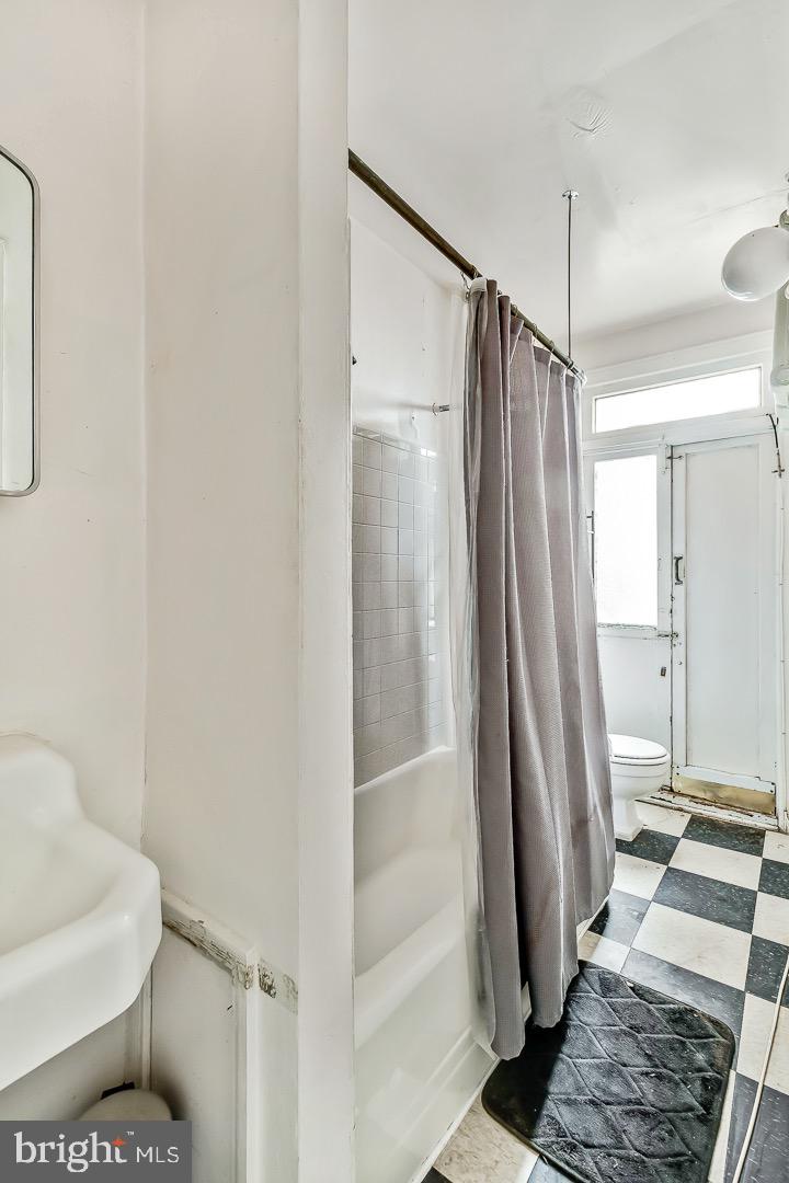 1736 Spruce St Property Photo 32