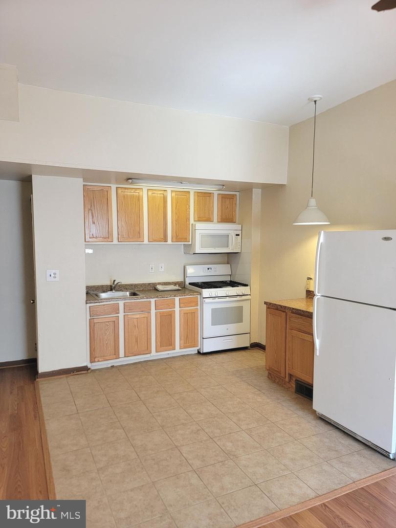 2917 W Girard Ave Property Photo 2