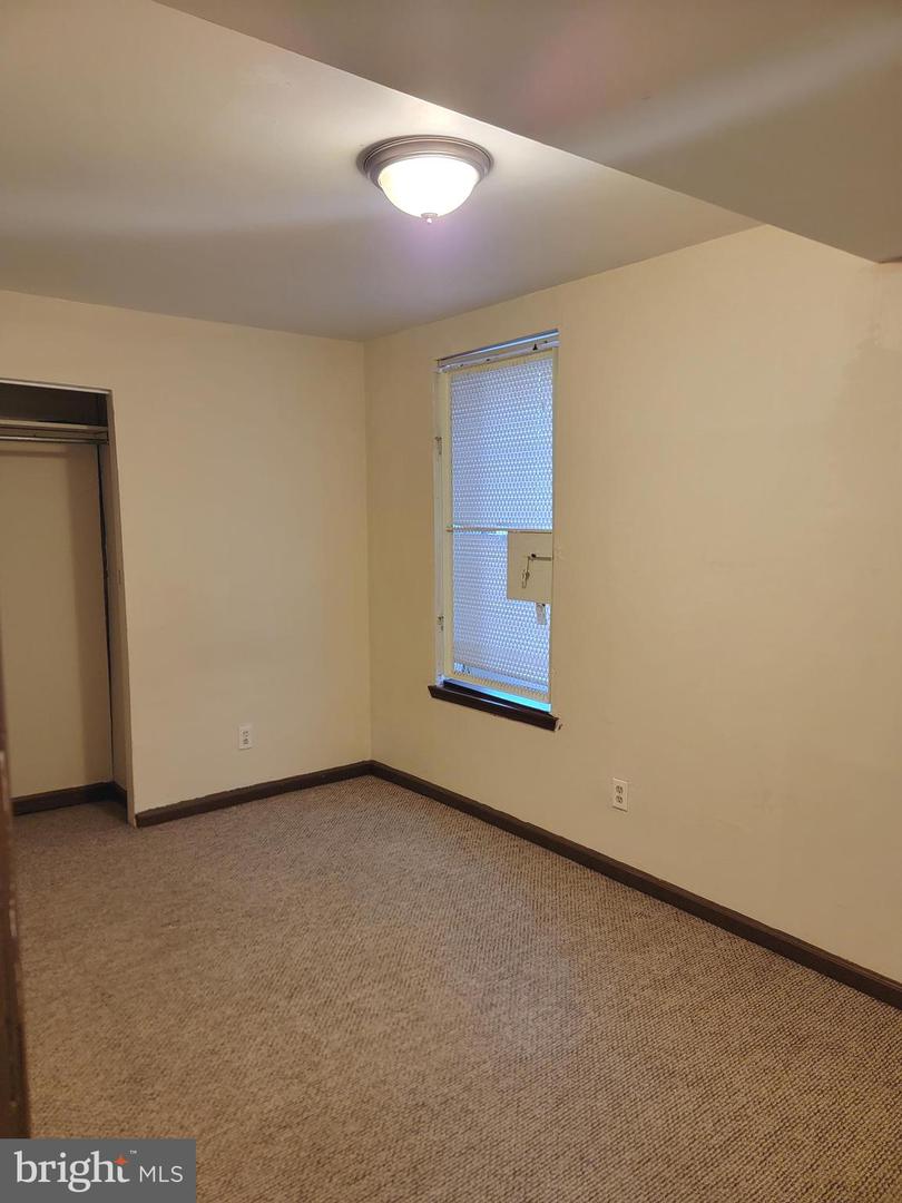 2917 W Girard Ave Property Photo 8