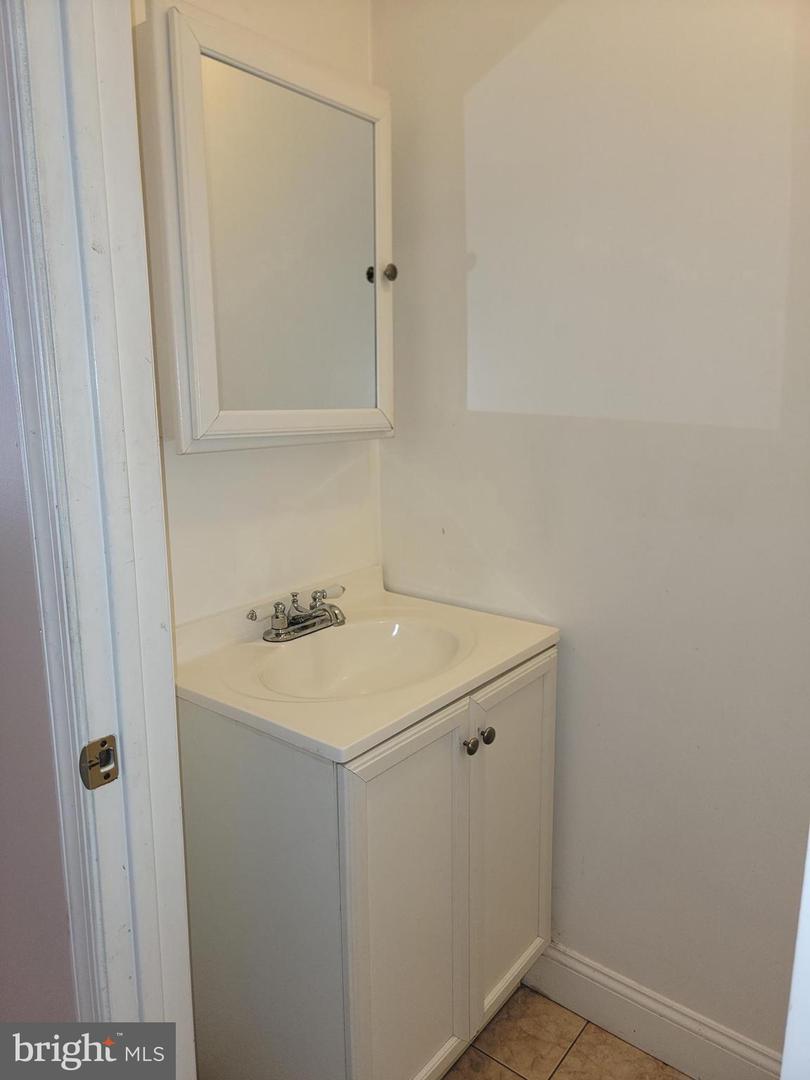 2917 W Girard Ave Property Photo 21