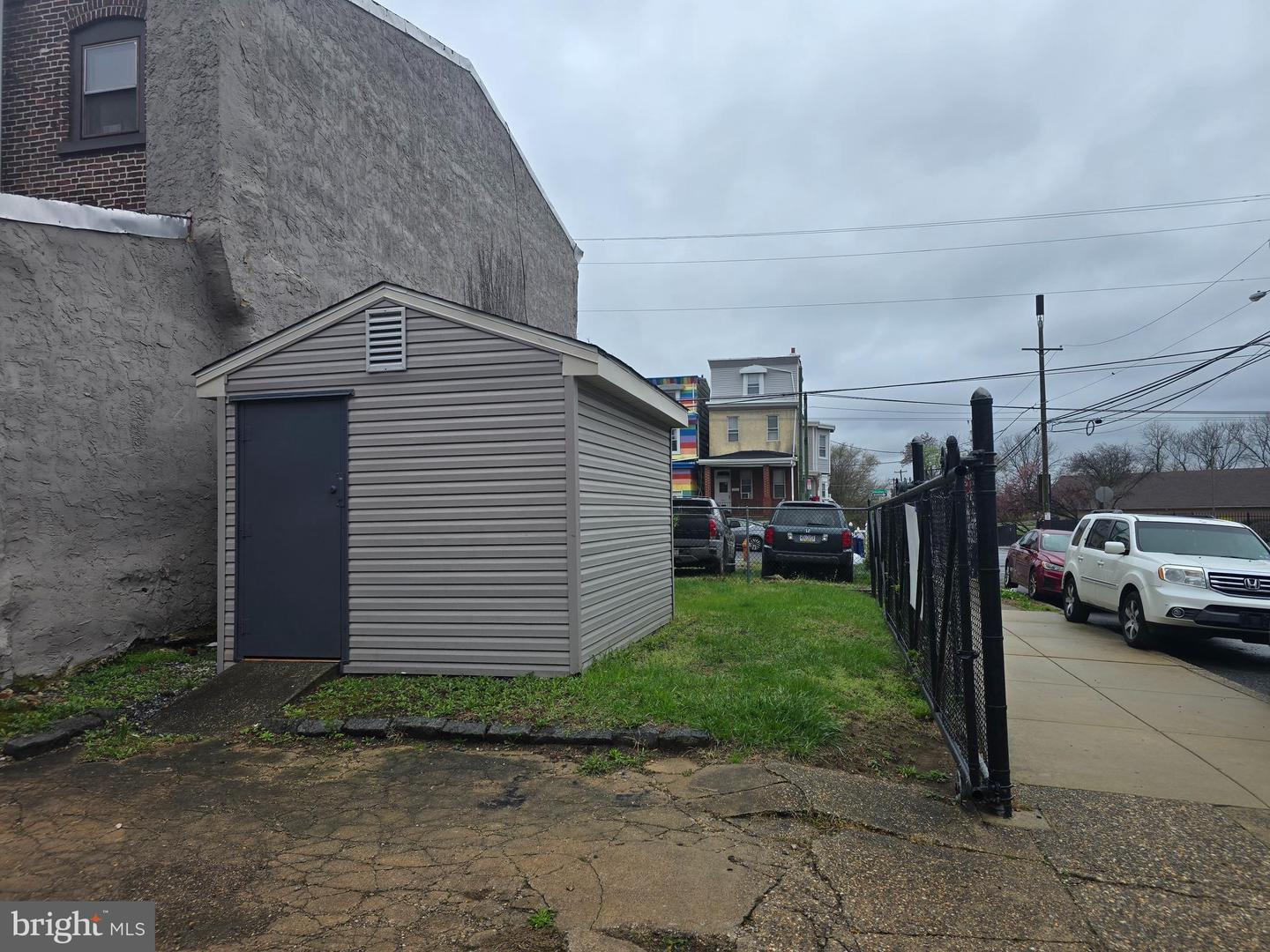 4615 Oakland St Property Photo 18