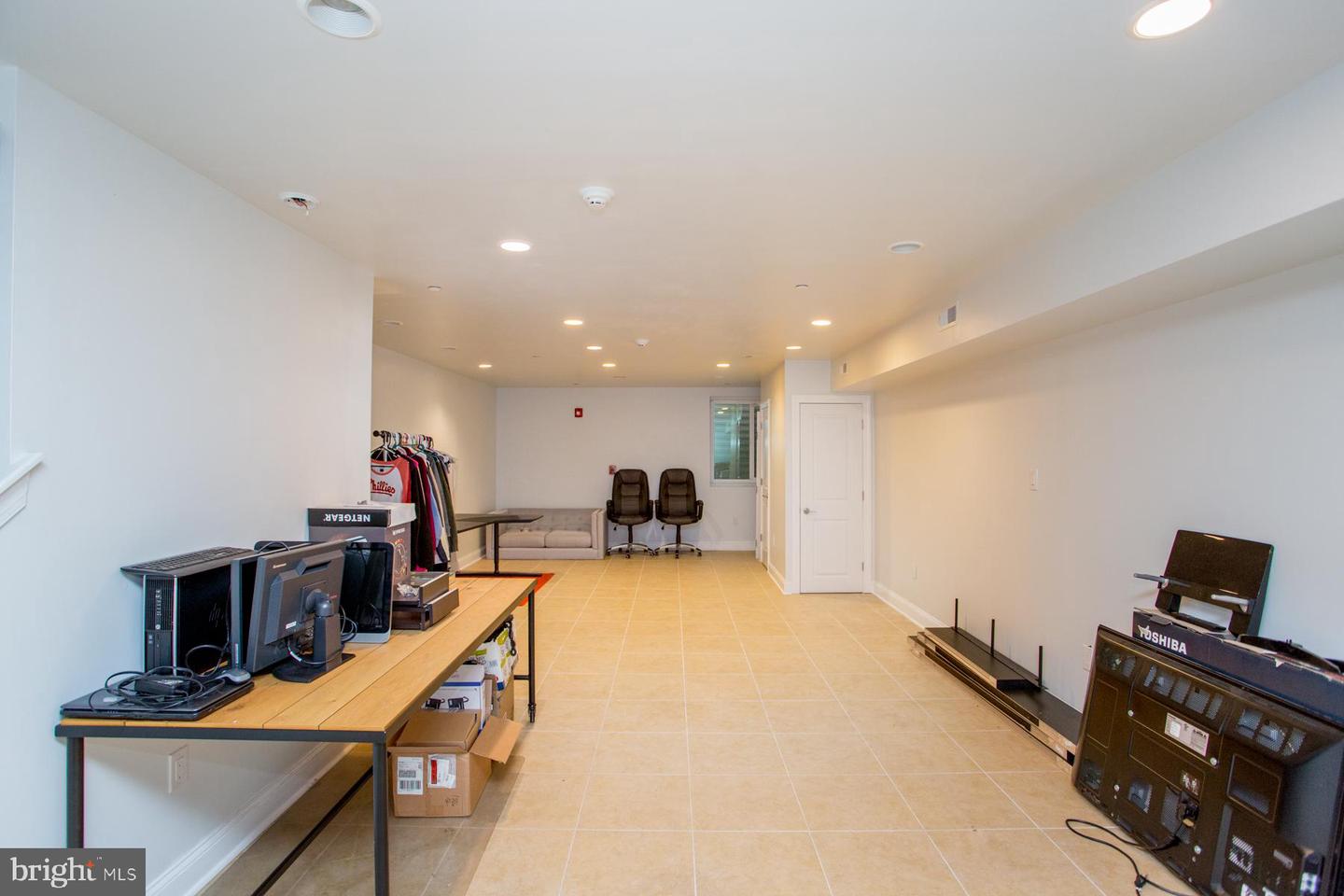 1860 Frankford Ave Property Photo 19