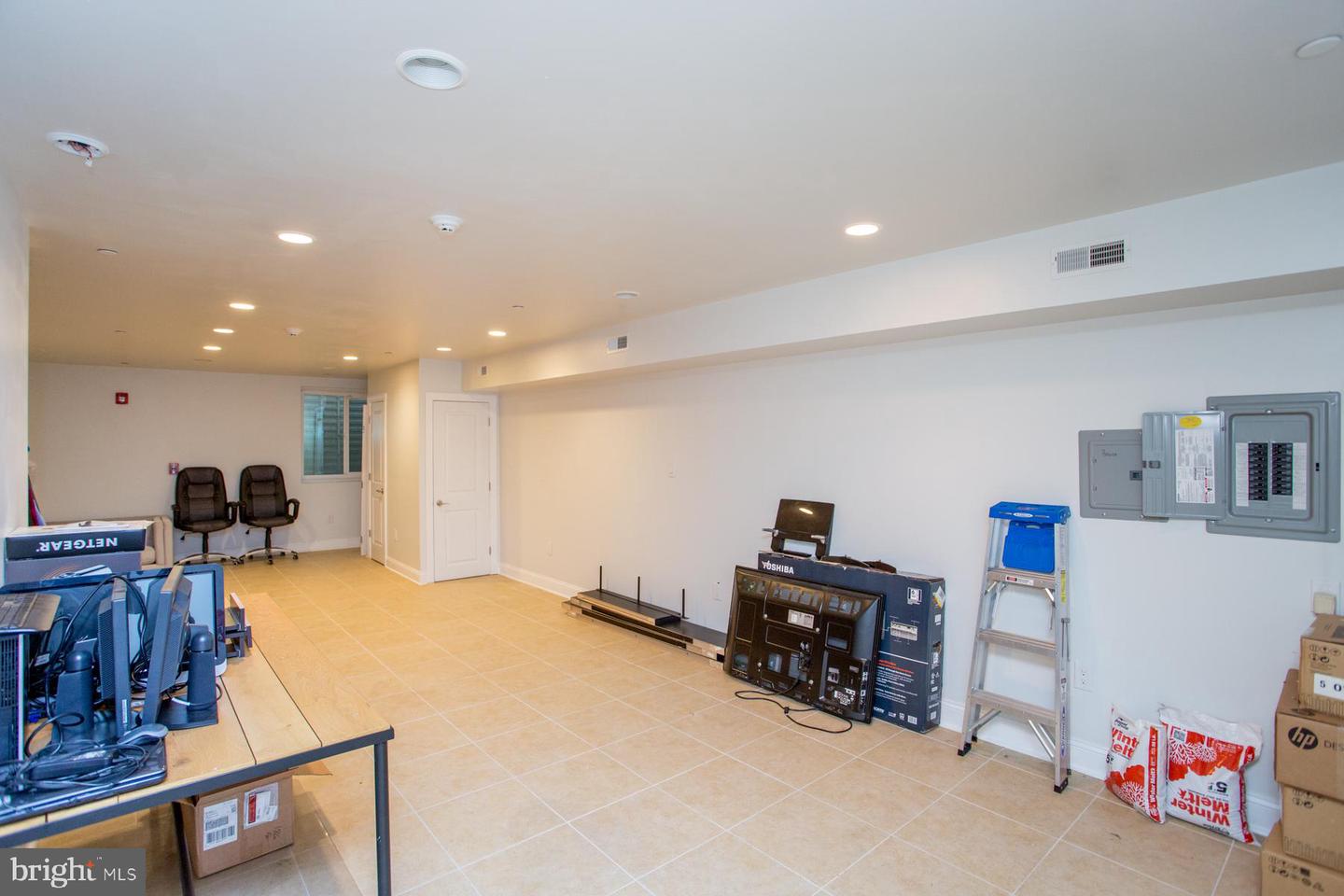1860 Frankford Ave Property Photo 20