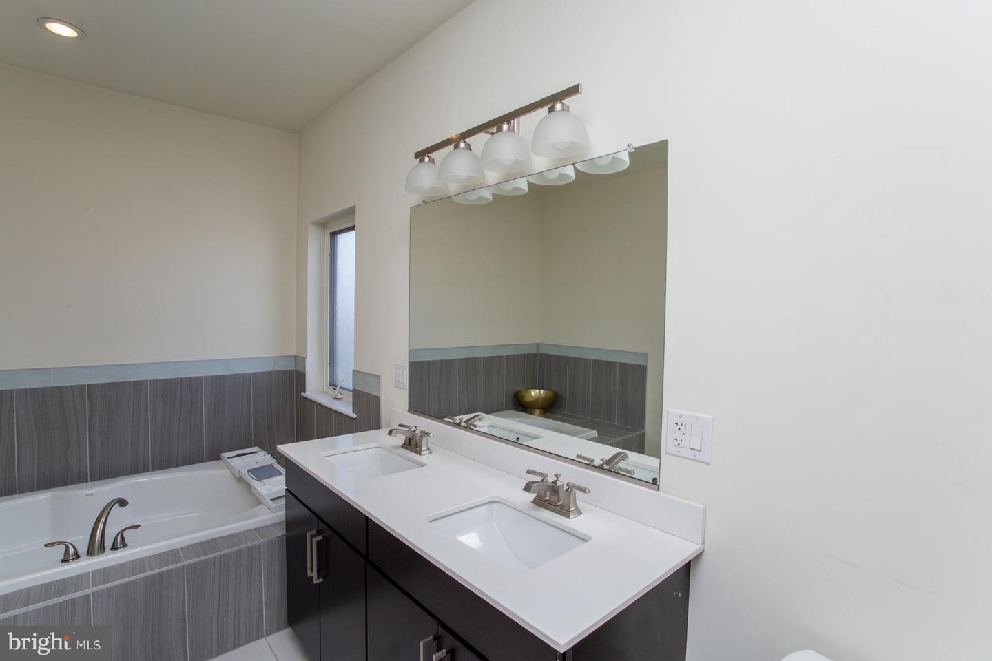 1860 Frankford Ave Property Photo 80