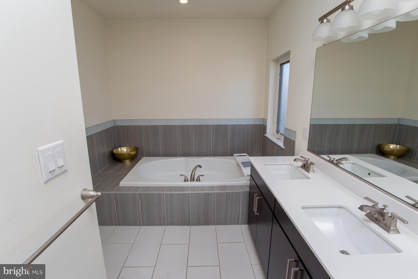 1860 Frankford Ave Property Photo 82