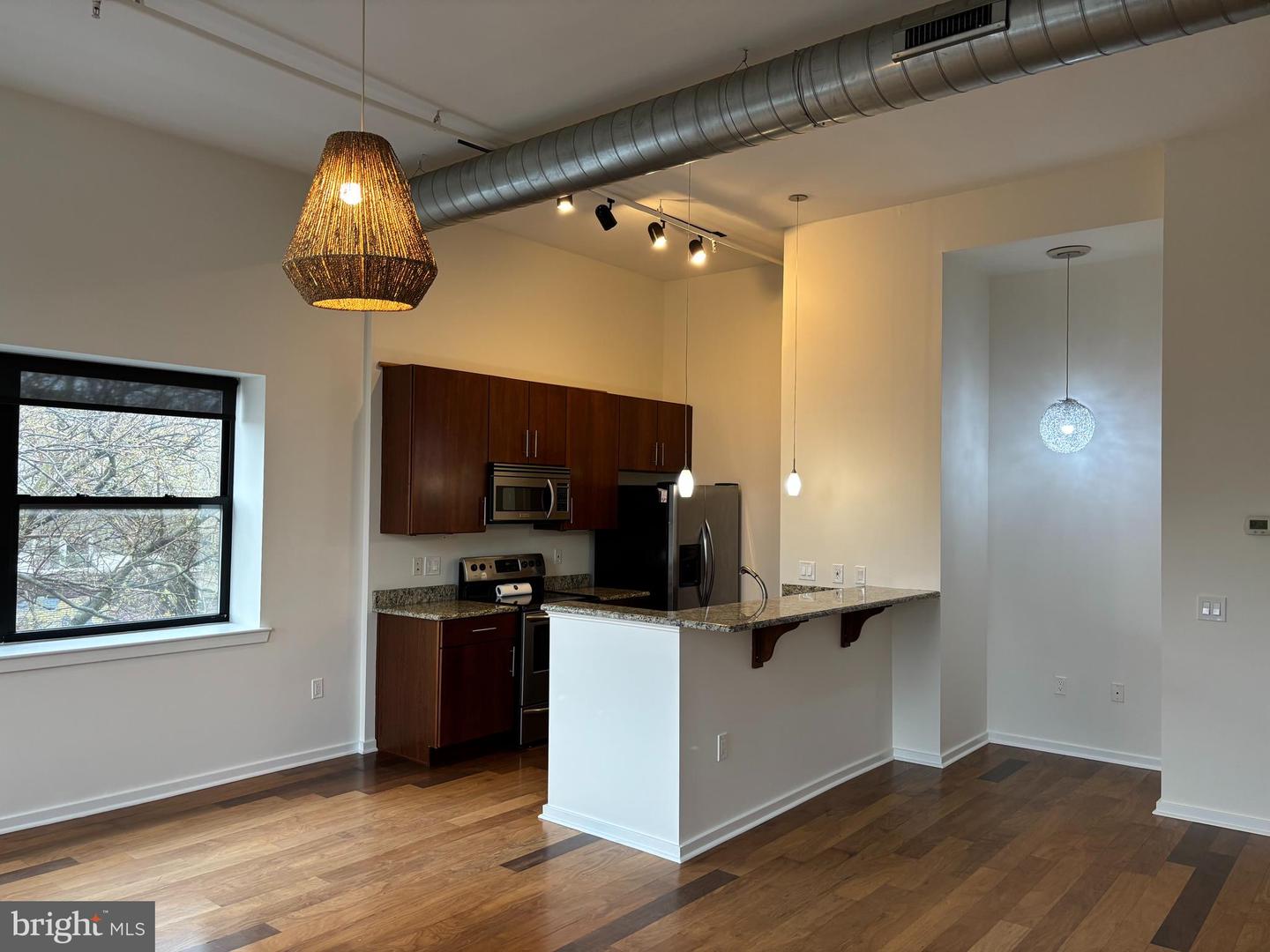 926 N 3rd St #3d Property Photo 5