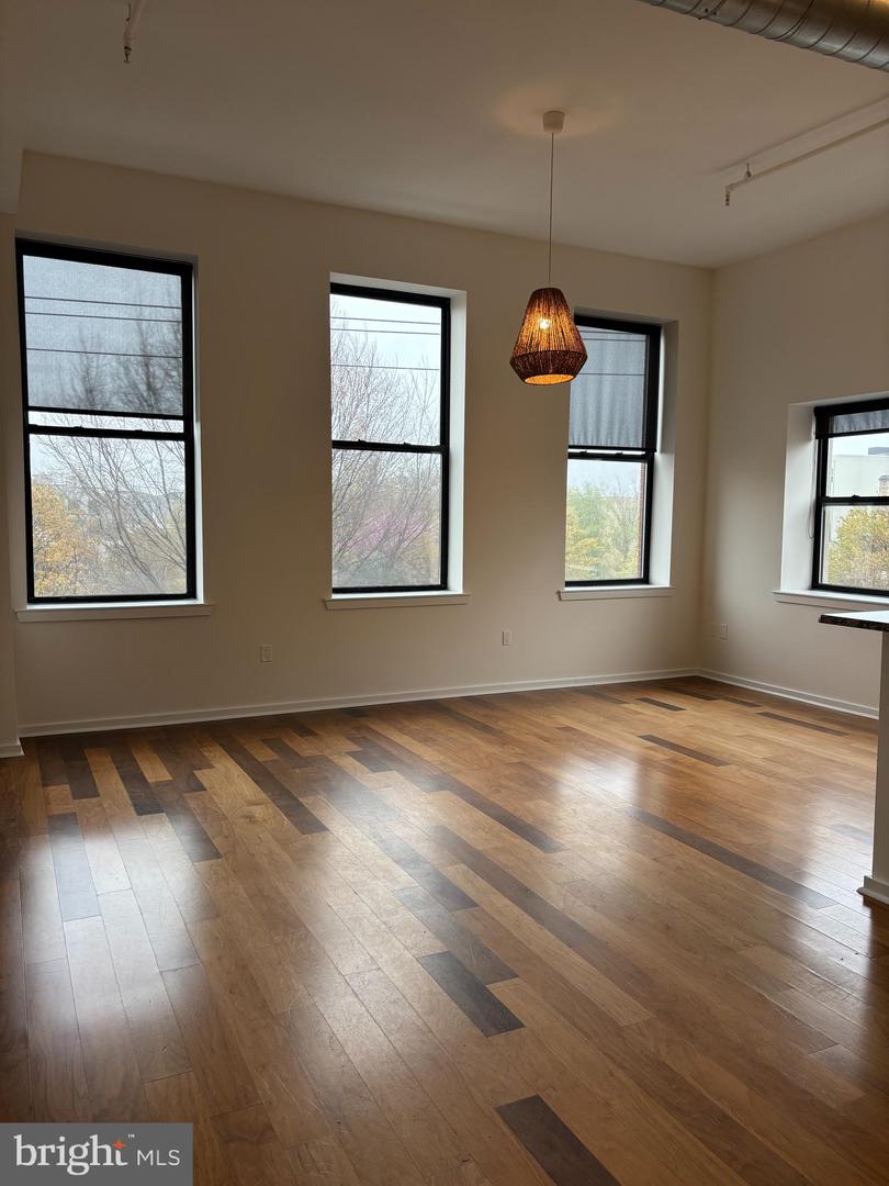 926 N 3rd St #3d Property Photo 8