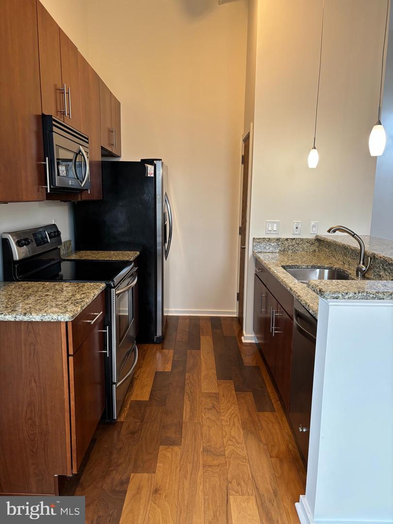 926 N 3rd St #3d Property Photo 10