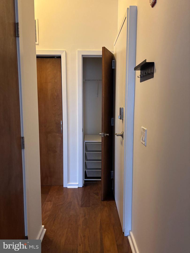 926 N 3rd St #3d Property Photo 16