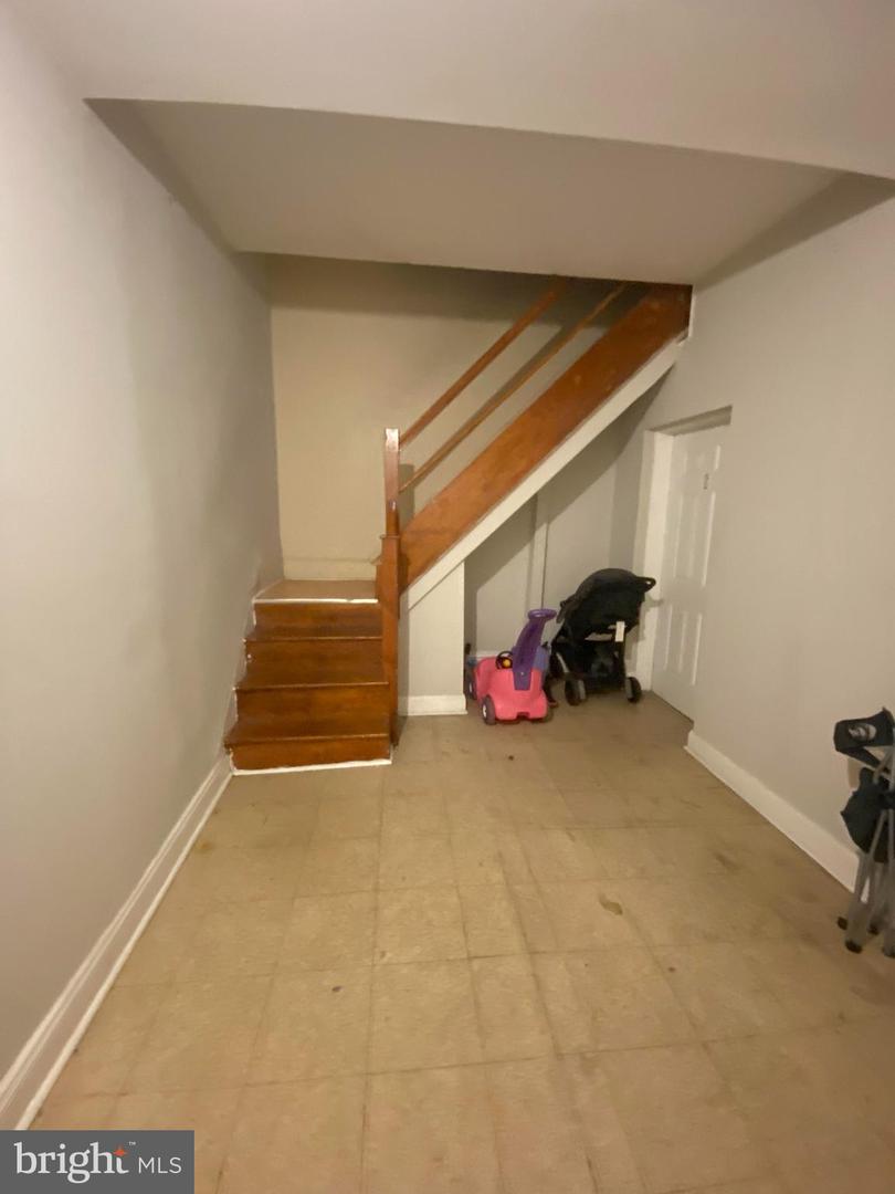1705 W Erie Ave Property Photo 6