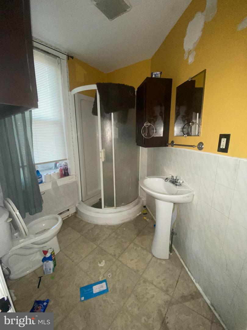 1705 W Erie Ave Property Photo 10