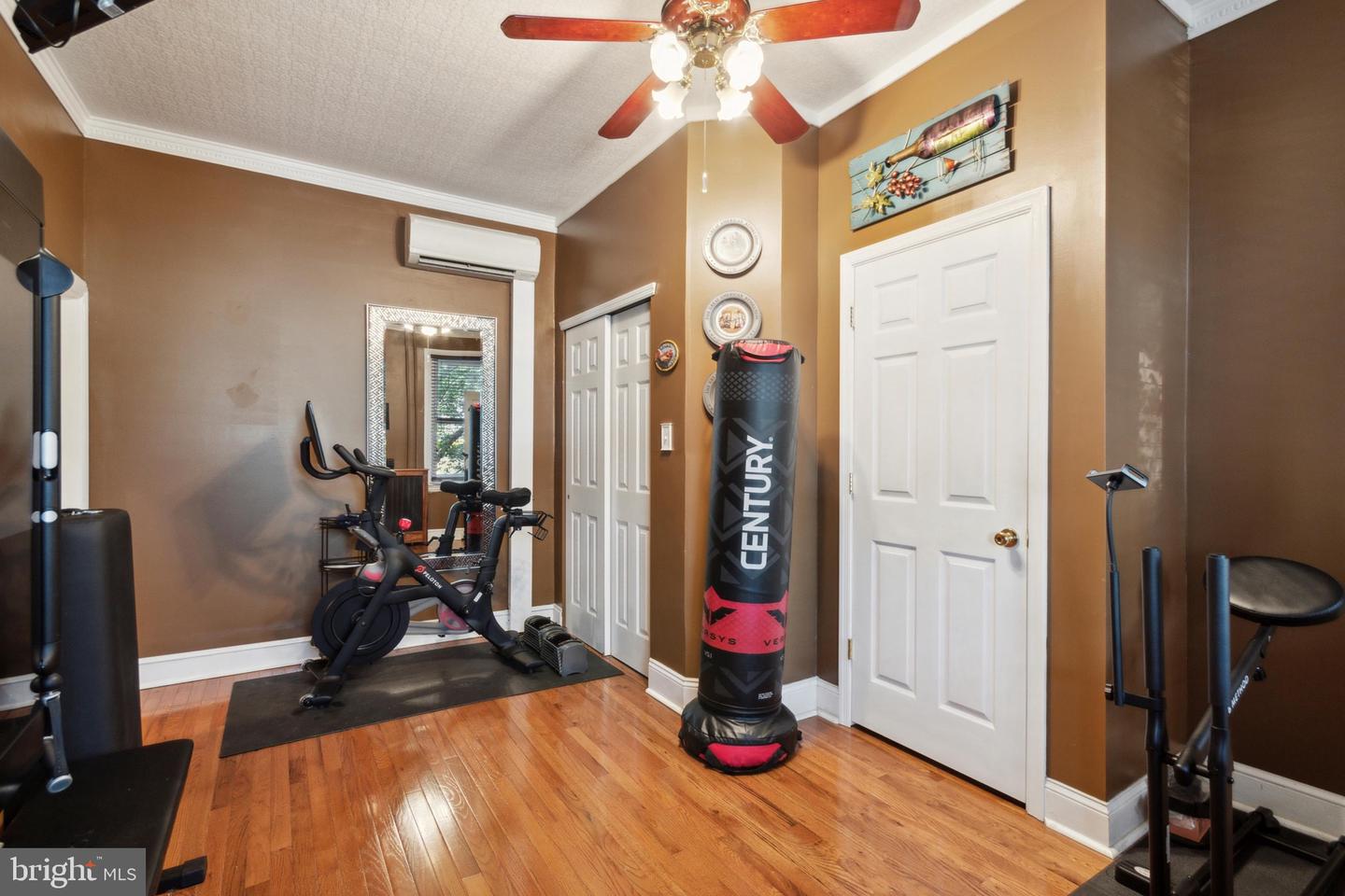 2534 E Somerset St Property Photo 11