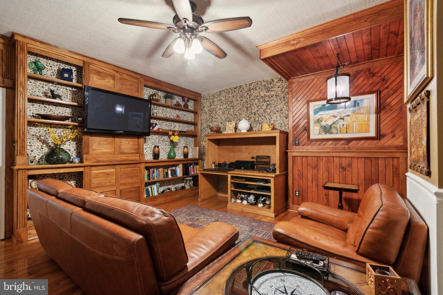 2534 E Somerset St Property Photo 13