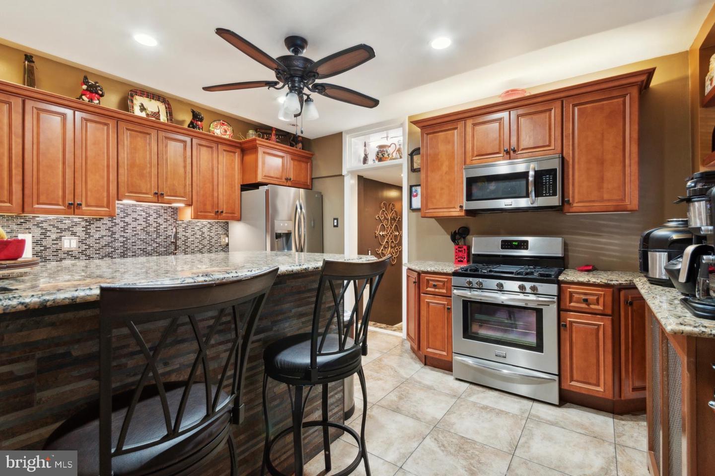 2534 E Somerset St Property Photo 17