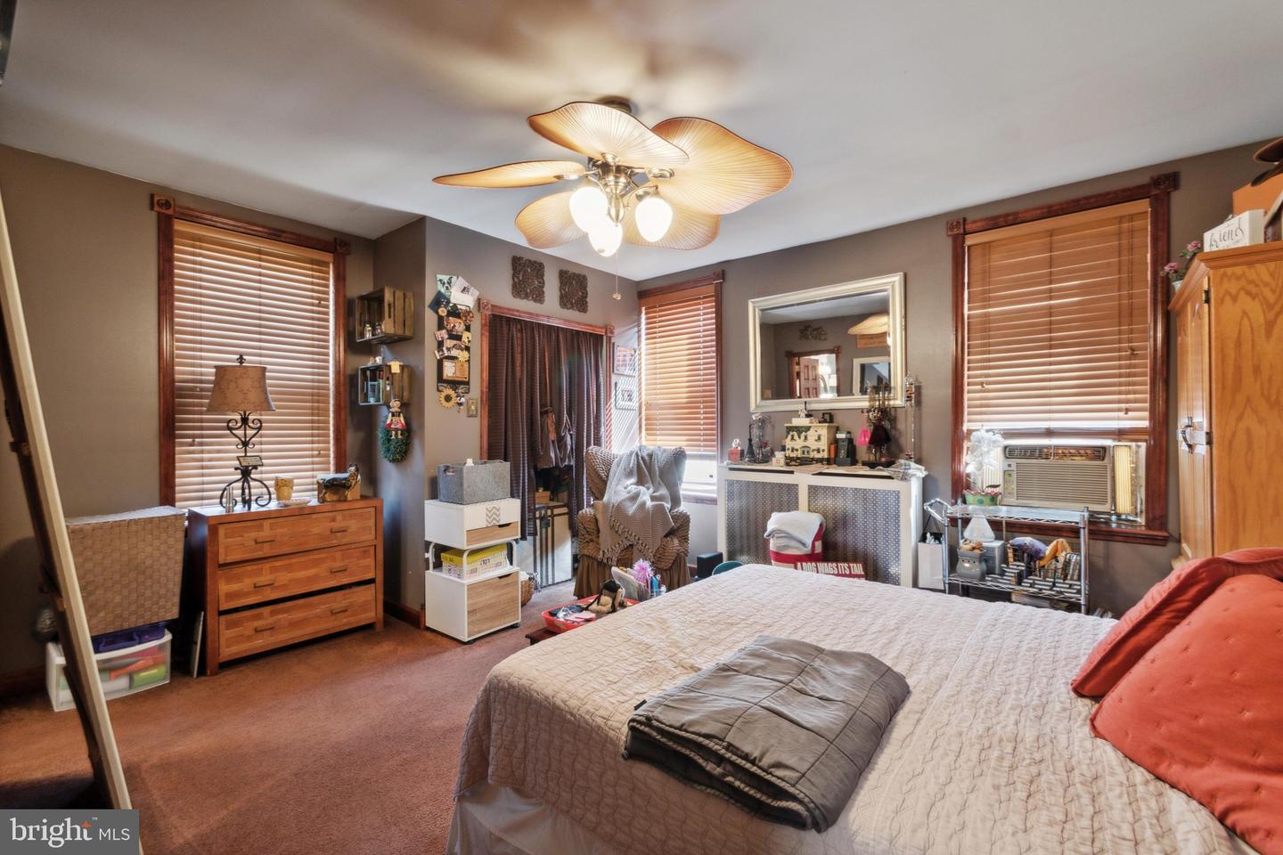 2534 E Somerset St Property Photo 23