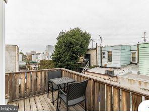 339 Tree St Property Photo 16