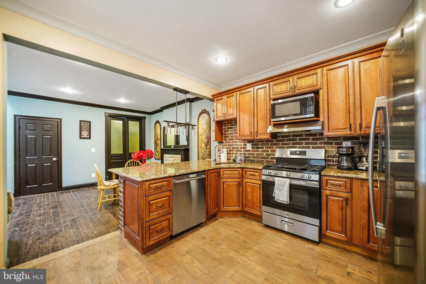 4517 Springfield Ave Property Photo 4