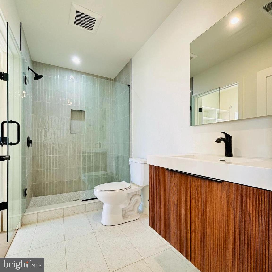 416 Vine St Property Photo 8