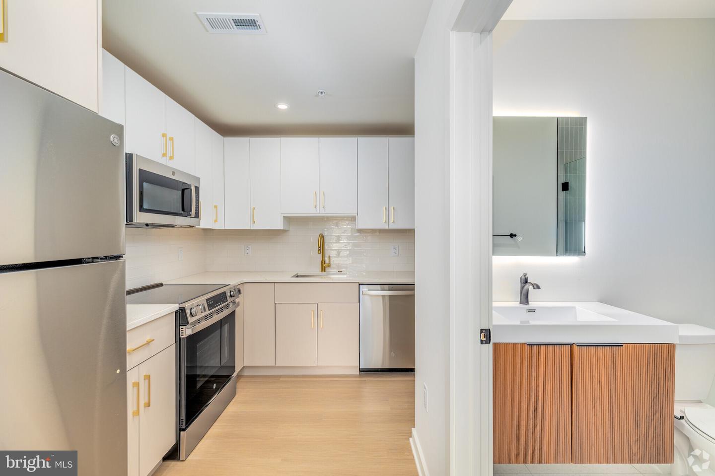 416 Vine St #206 Property Photo 5