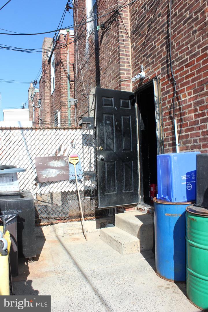 752 E Tioga St Property Photo 30