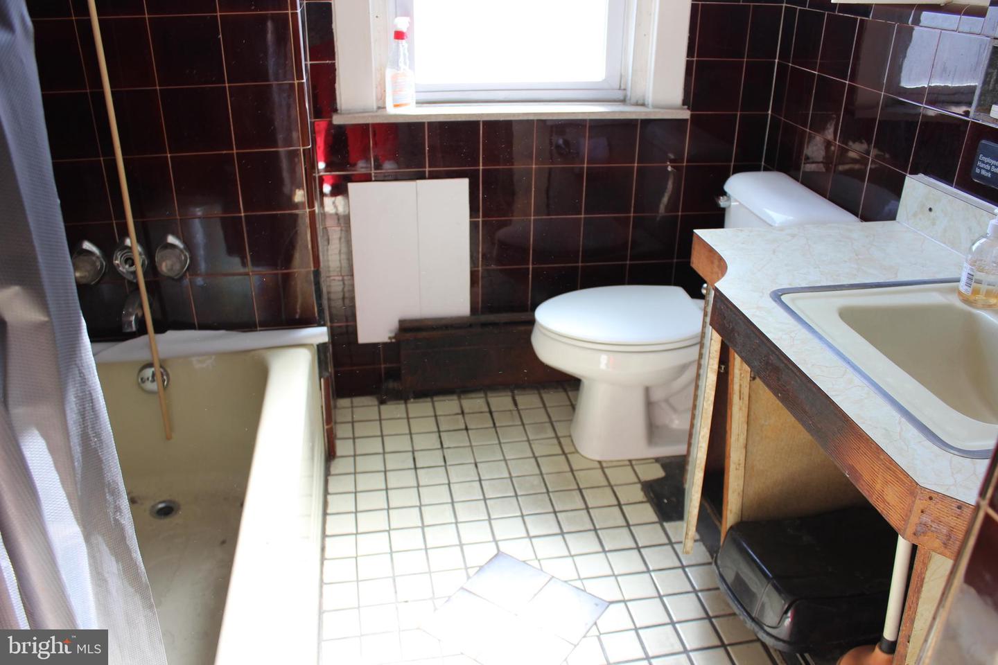 752 E Tioga St Property Photo 47
