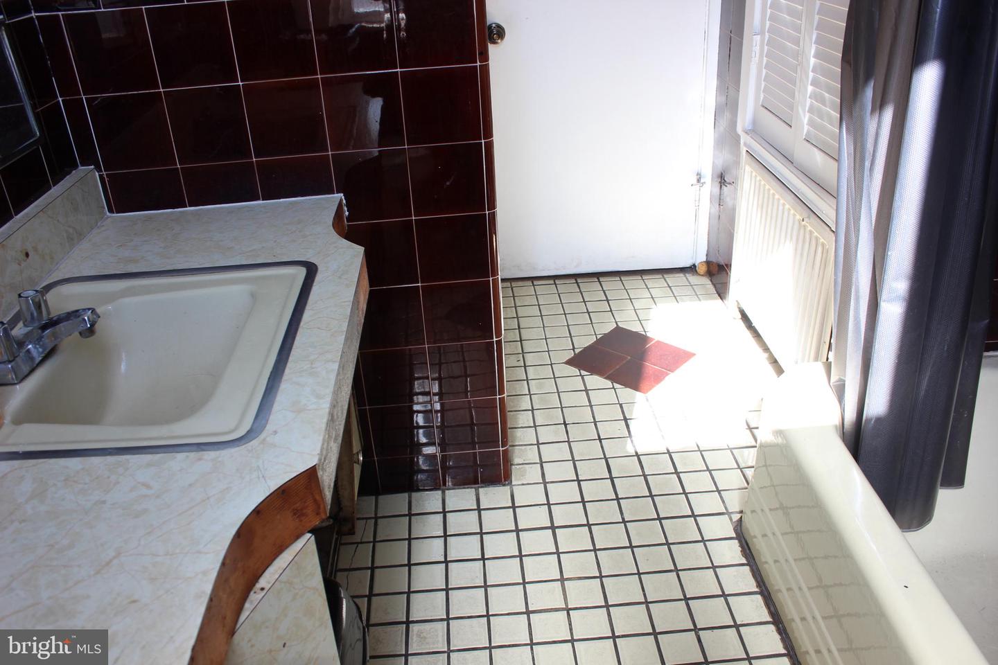 752 E Tioga St Property Photo 48