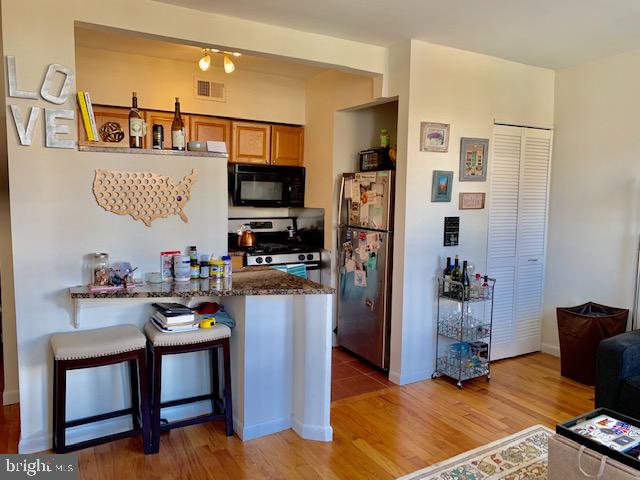 1520 Kater St #b Property Photo 6