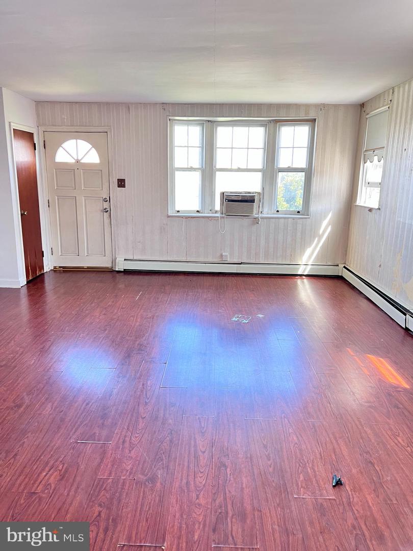 2246 Princeton Ave Property Photo 4
