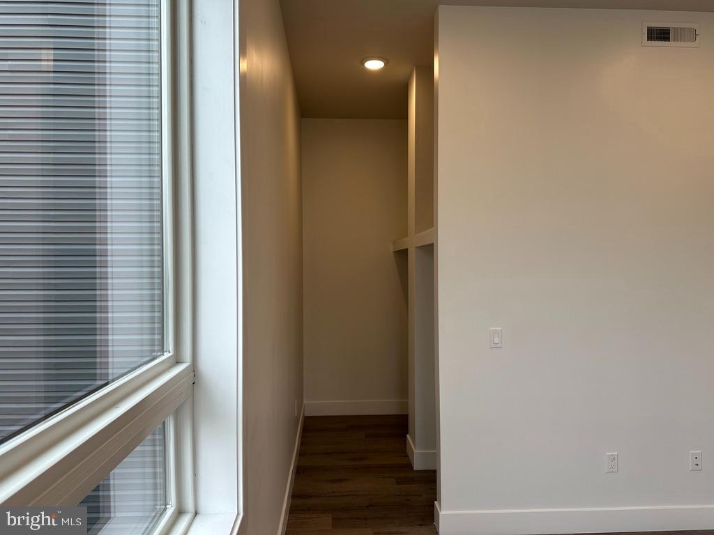 907 Leland St Property Photo 19