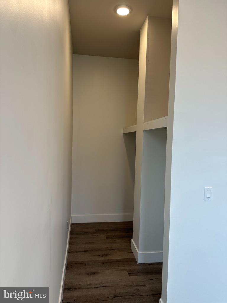 907 Leland St Property Photo 21