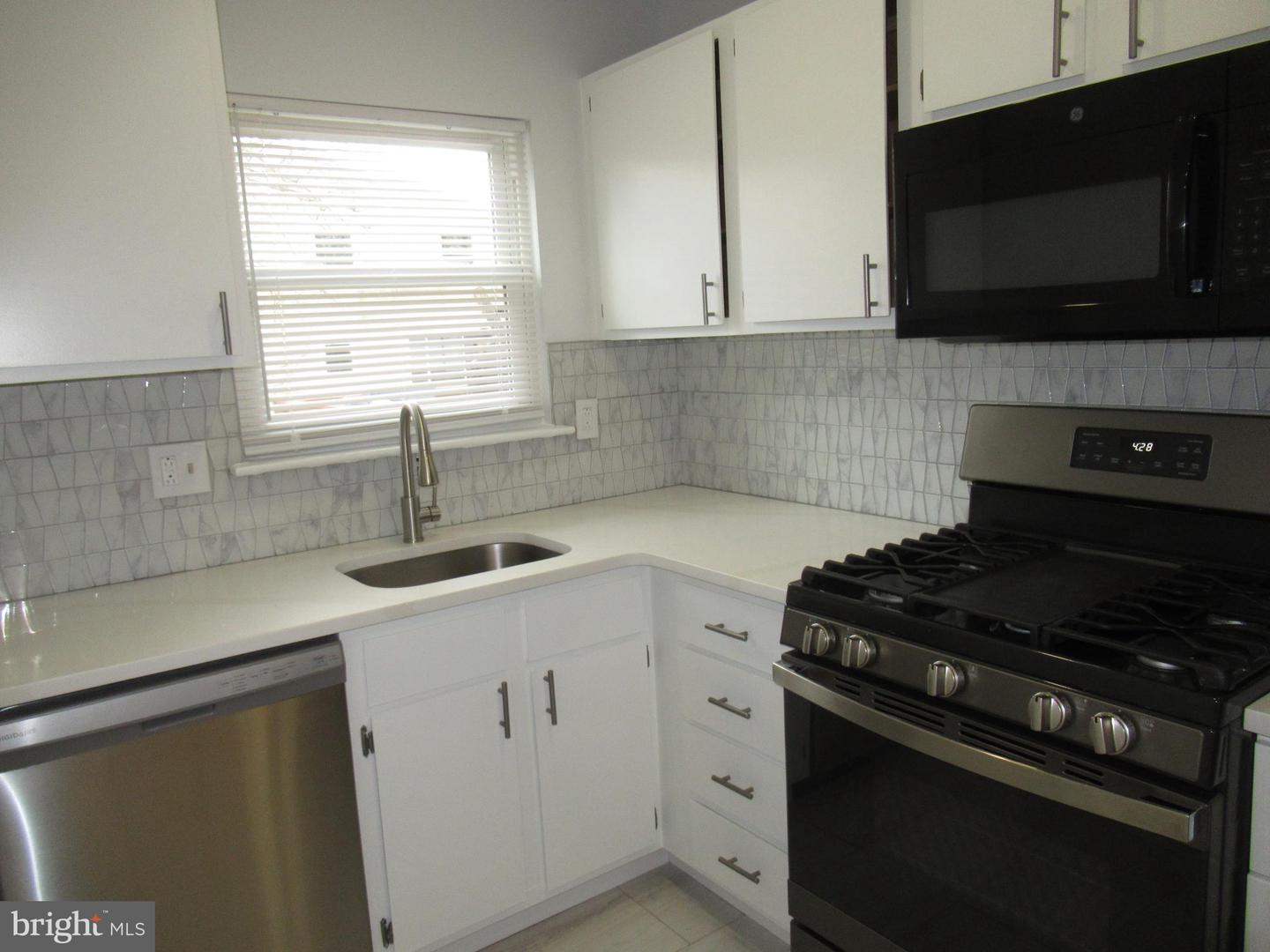 1506 Stoney Ln #b Property Photo 16